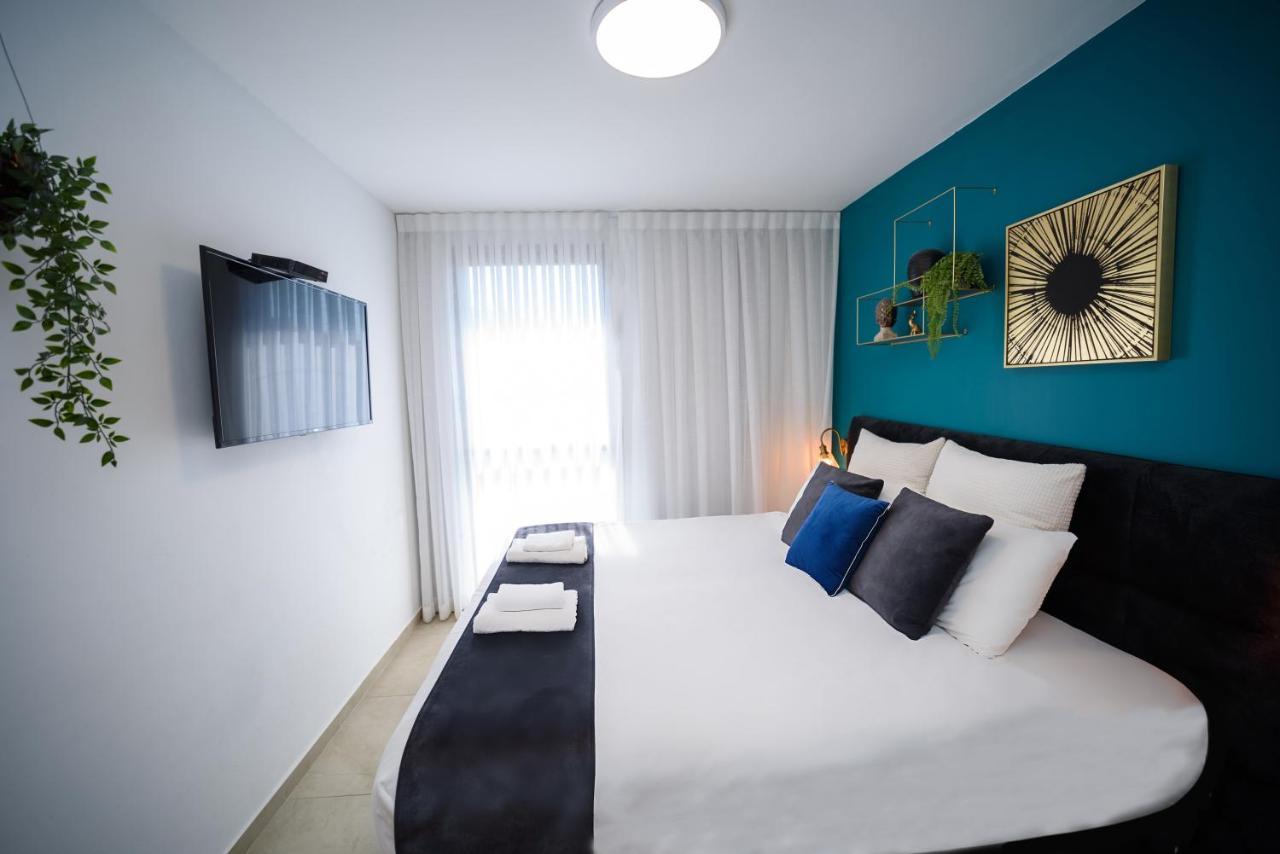 Yalarent Migdalor Boutique Apartments With Sea Views Тверия Экстерьер фото