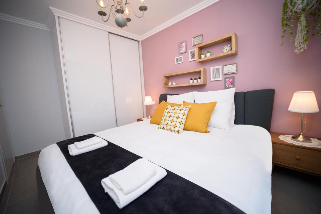 Yalarent Migdalor Boutique Apartments With Sea Views Тверия Экстерьер фото