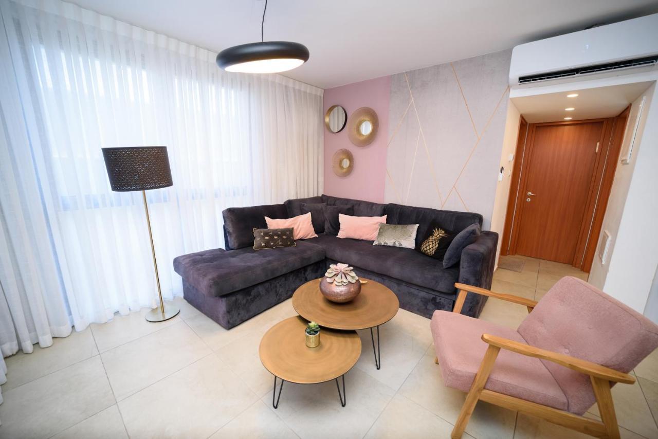 Yalarent Migdalor Boutique Apartments With Sea Views Тверия Экстерьер фото
