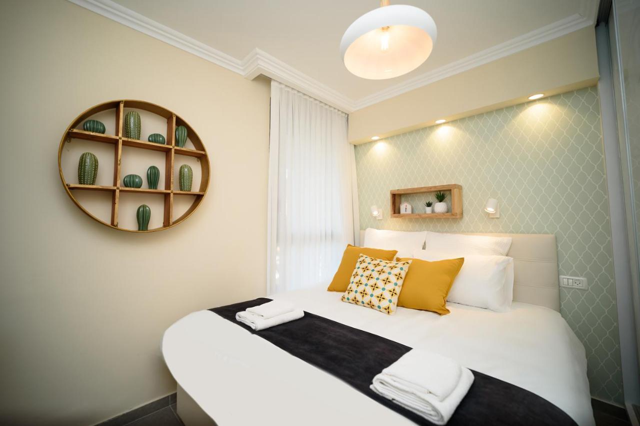 Yalarent Migdalor Boutique Apartments With Sea Views Тверия Экстерьер фото