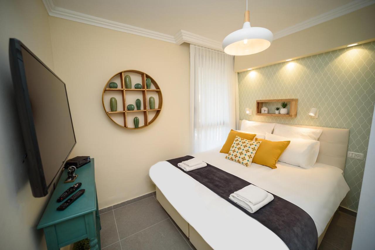 Yalarent Migdalor Boutique Apartments With Sea Views Тверия Экстерьер фото