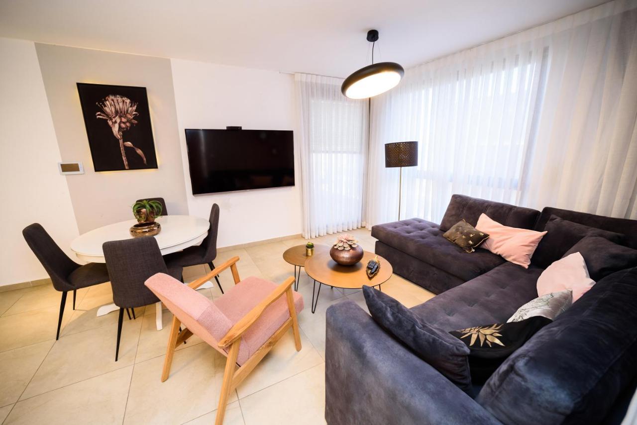 Yalarent Migdalor Boutique Apartments With Sea Views Тверия Экстерьер фото