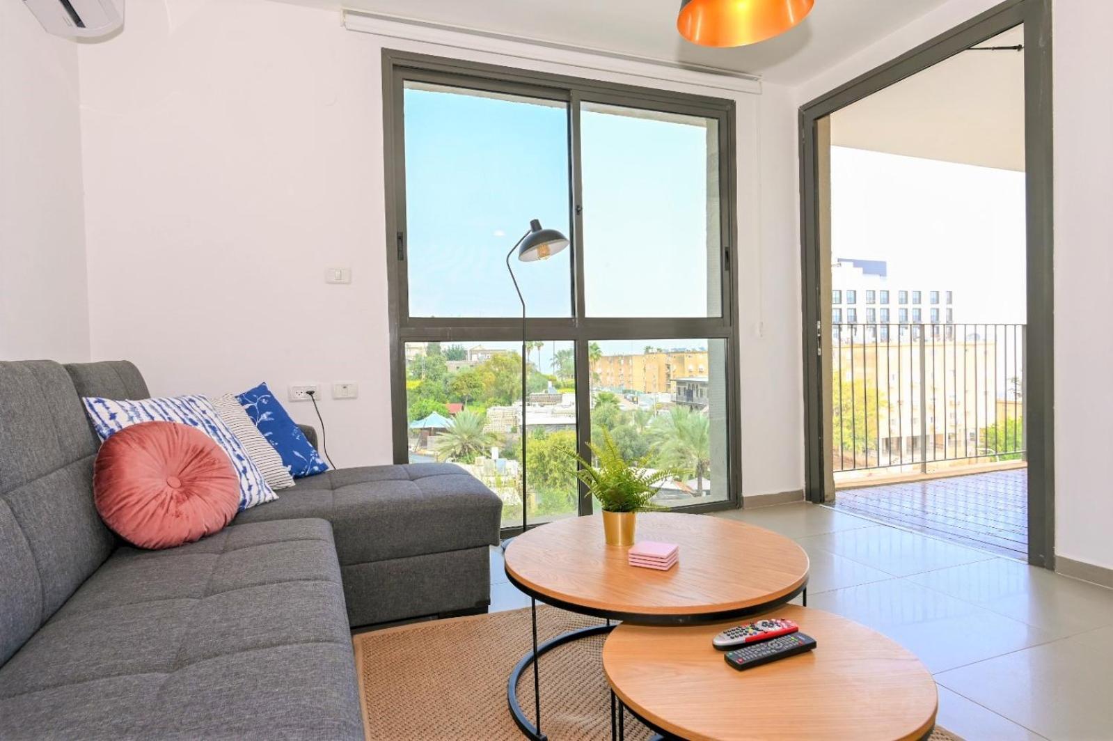 Yalarent Migdalor Boutique Apartments With Sea Views Тверия Экстерьер фото