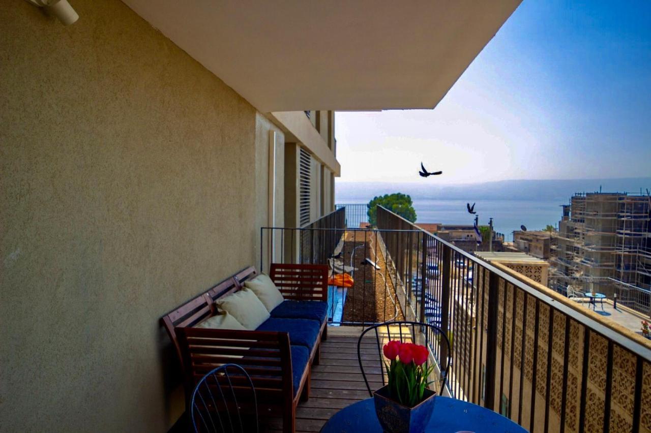 Yalarent Migdalor Boutique Apartments With Sea Views Тверия Экстерьер фото